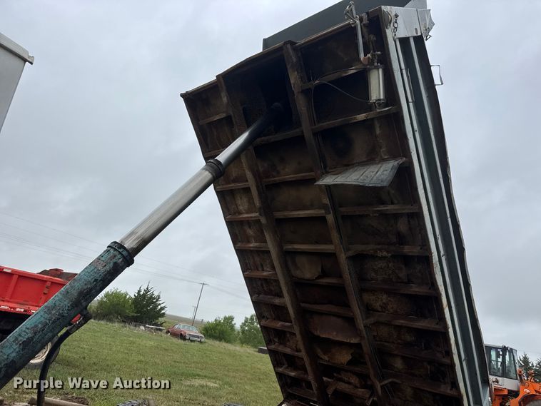 image for item NA9407 1979 Ford 8000 dump truck