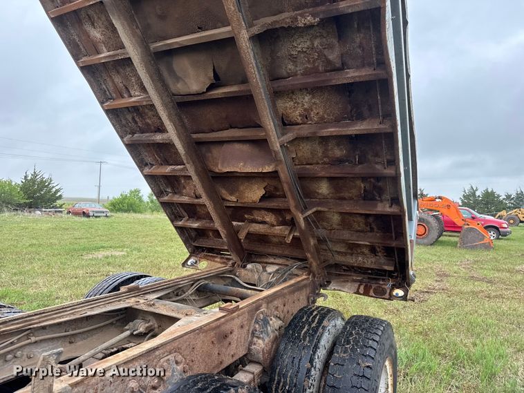 image for item NA9407 1979 Ford 8000 dump truck
