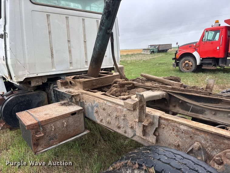 image for item NA9407 1979 Ford 8000 dump truck