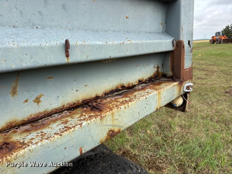 image for item NA9407 1979 Ford 8000 dump truck
