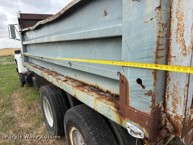 image for item NA9407 1979 Ford 8000 dump truck