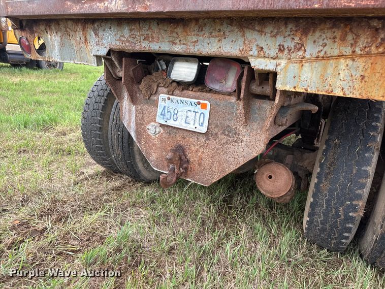 image for item NA9407 1979 Ford 8000 dump truck