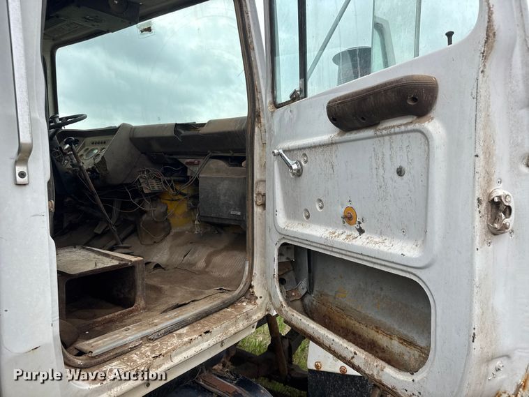 image for item NA9407 1979 Ford 8000 dump truck
