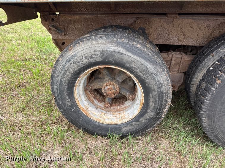 image for item NA9407 1979 Ford 8000 dump truck