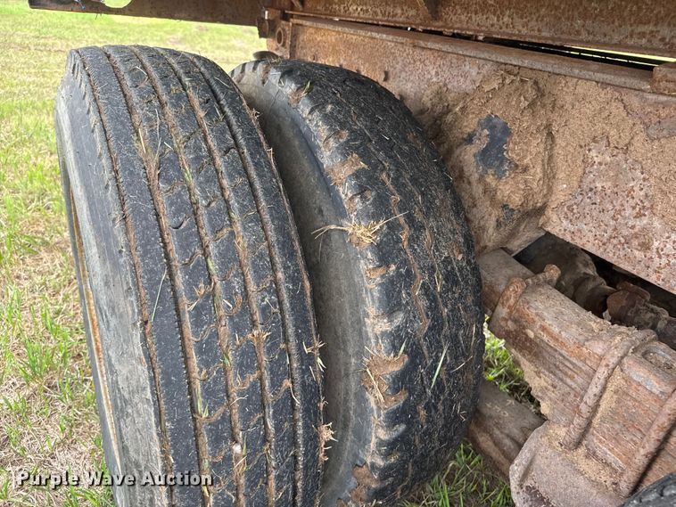 image for item NA9407 1979 Ford 8000 dump truck
