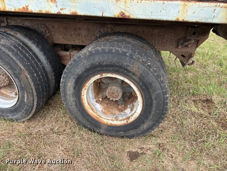 image for item NA9407 1979 Ford 8000 dump truck