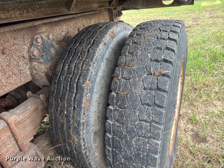 image for item NA9407 1979 Ford 8000 dump truck