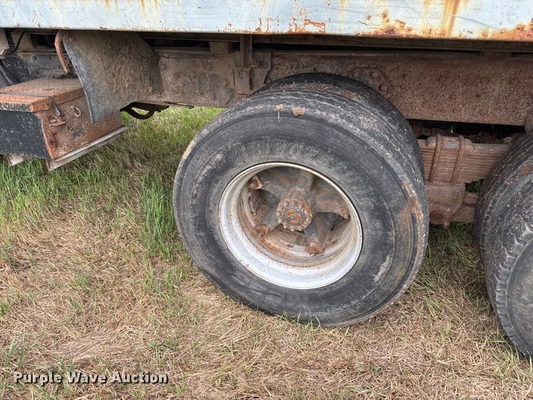 image for item NA9407 1979 Ford 8000 dump truck