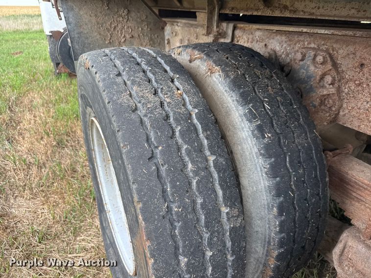 image for item NA9407 1979 Ford 8000 dump truck