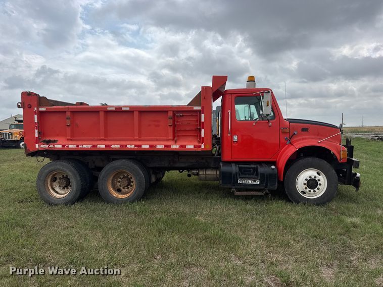 image for item NA9408 1999 International 4900 dump truck