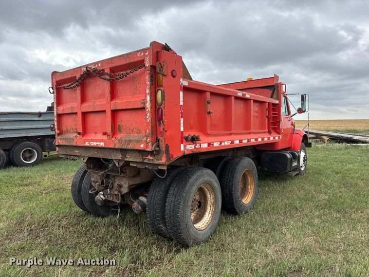 image for item NA9408 1999 International 4900 dump truck