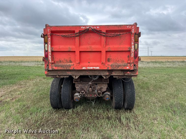 image for item NA9408 1999 International 4900 dump truck