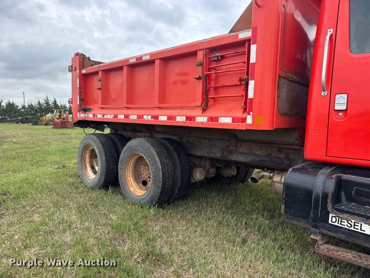 image for item NA9408 1999 International 4900 dump truck