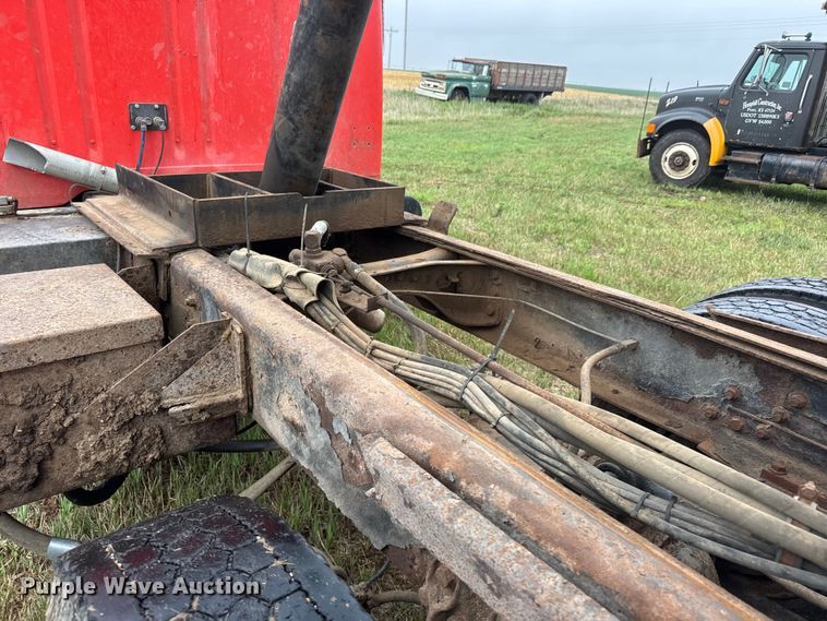 image for item NA9408 1999 International 4900 dump truck
