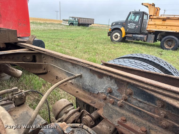 image for item NA9408 1999 International 4900 dump truck