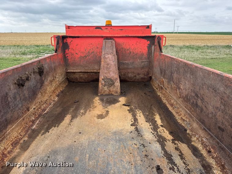 image for item NA9408 1999 International 4900 dump truck
