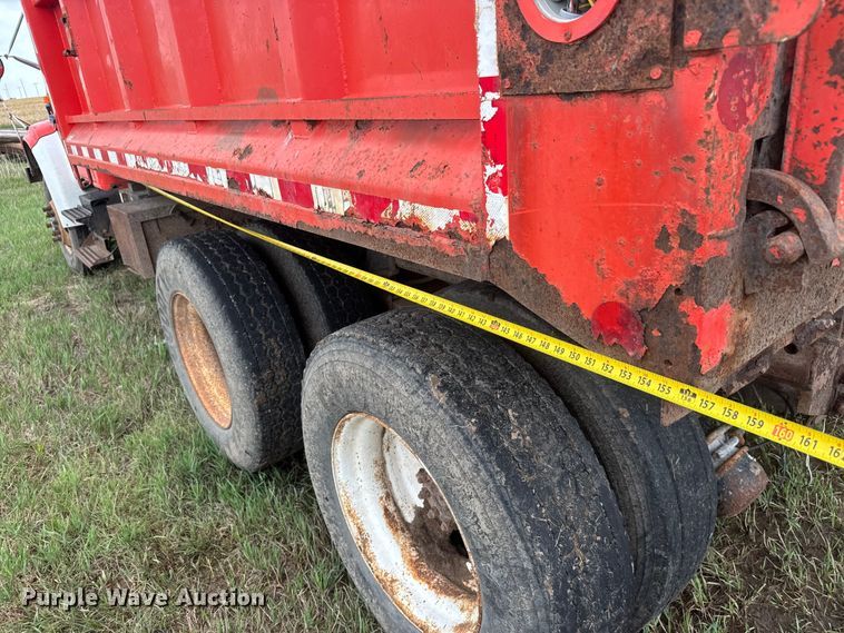 image for item NA9408 1999 International 4900 dump truck