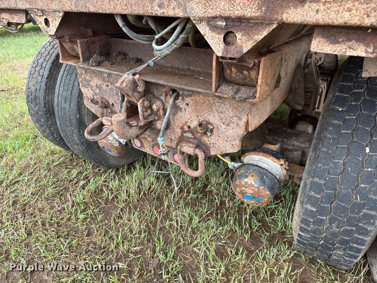 image for item NA9408 1999 International 4900 dump truck