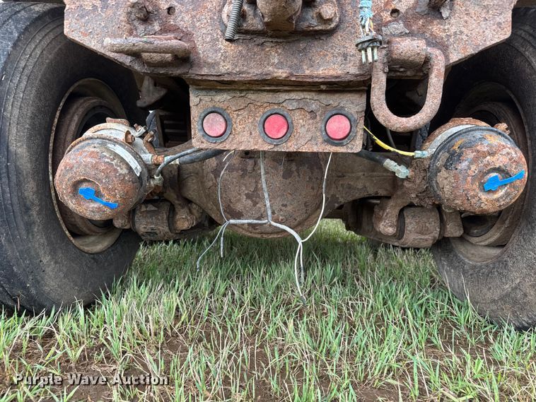 image for item NA9408 1999 International 4900 dump truck