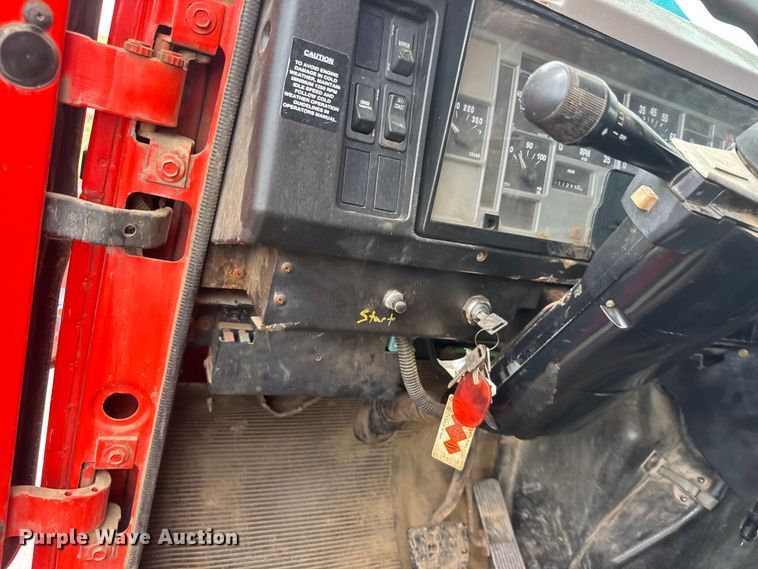 image for item NA9408 1999 International 4900 dump truck