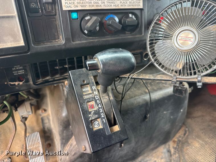 image for item NA9408 1999 International 4900 dump truck