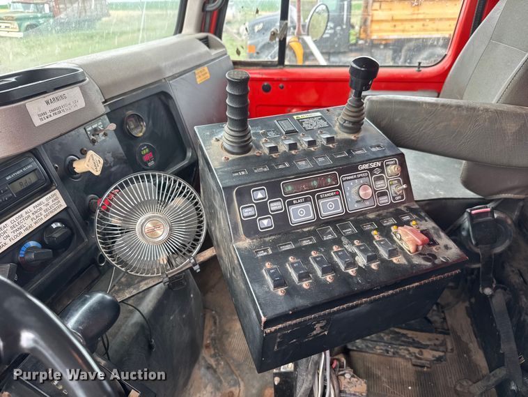 image for item NA9408 1999 International 4900 dump truck