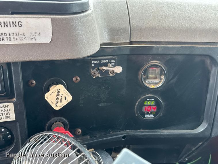 image for item NA9408 1999 International 4900 dump truck