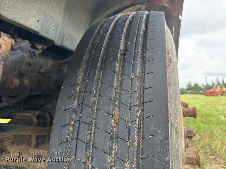 image for item NA9408 1999 International 4900 dump truck