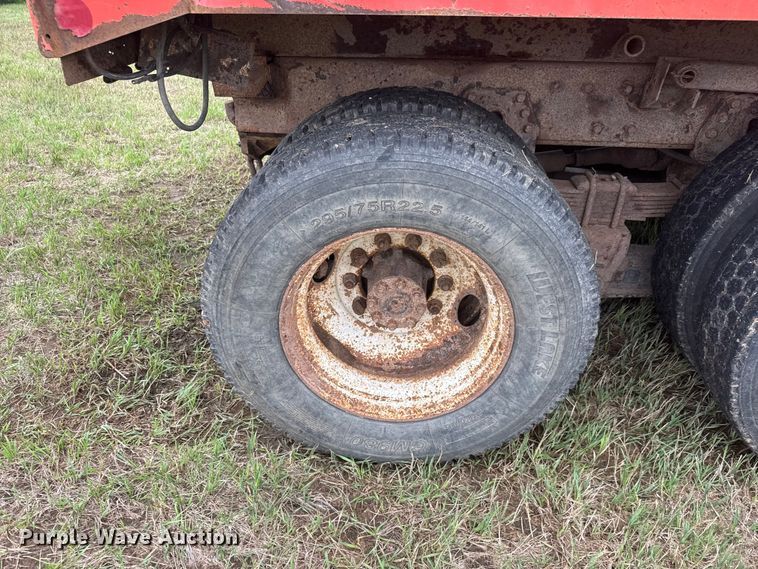 image for item NA9408 1999 International 4900 dump truck
