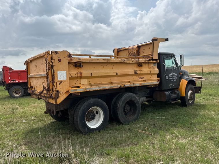 image for item NA9409 1995 International 4900 dump truck