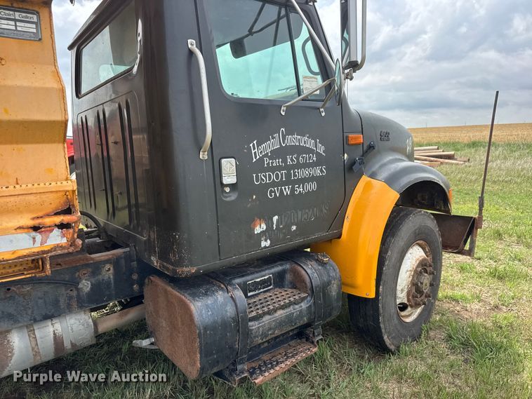 image for item NA9409 1995 International 4900 dump truck