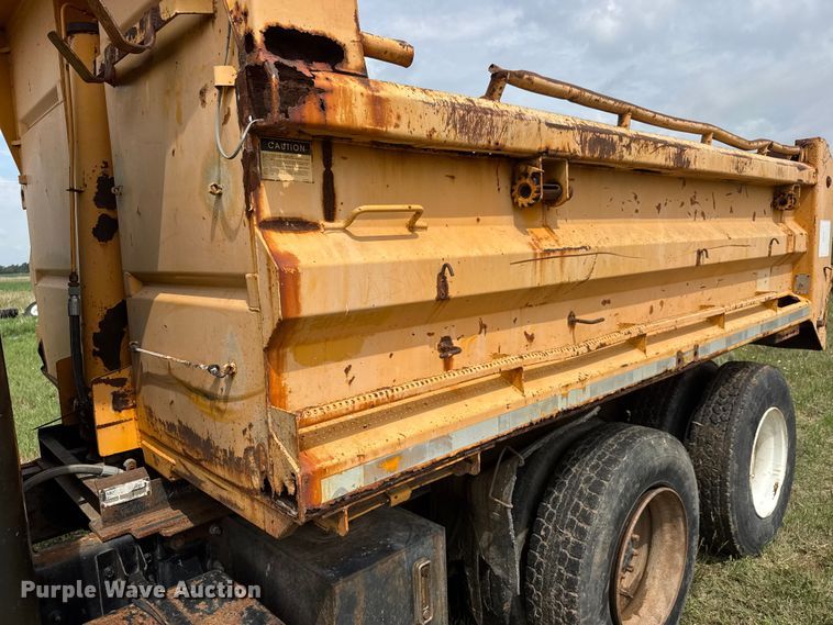 image for item NA9409 1995 International 4900 dump truck