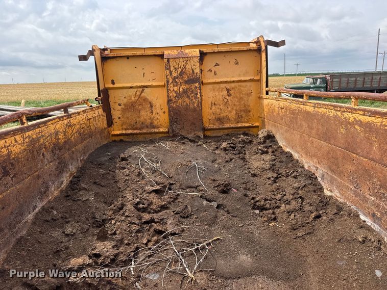 image for item NA9409 1995 International 4900 dump truck