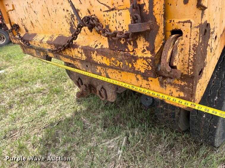 image for item NA9409 1995 International 4900 dump truck