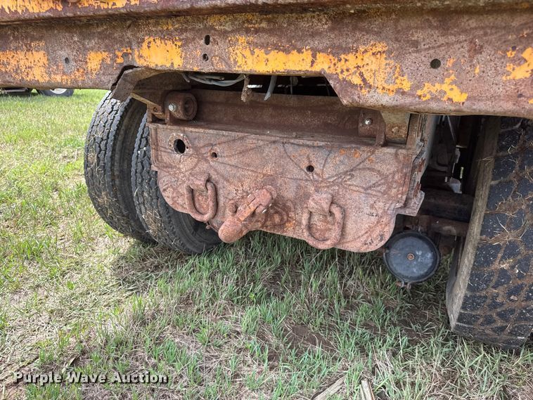 image for item NA9409 1995 International 4900 dump truck