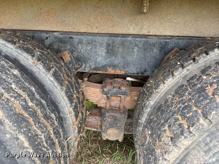 image for item NA9409 1995 International 4900 dump truck