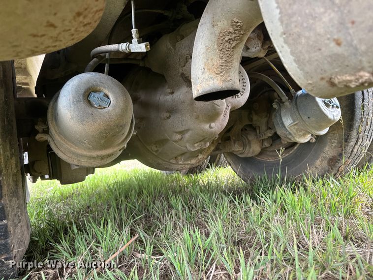 image for item NA9409 1995 International 4900 dump truck