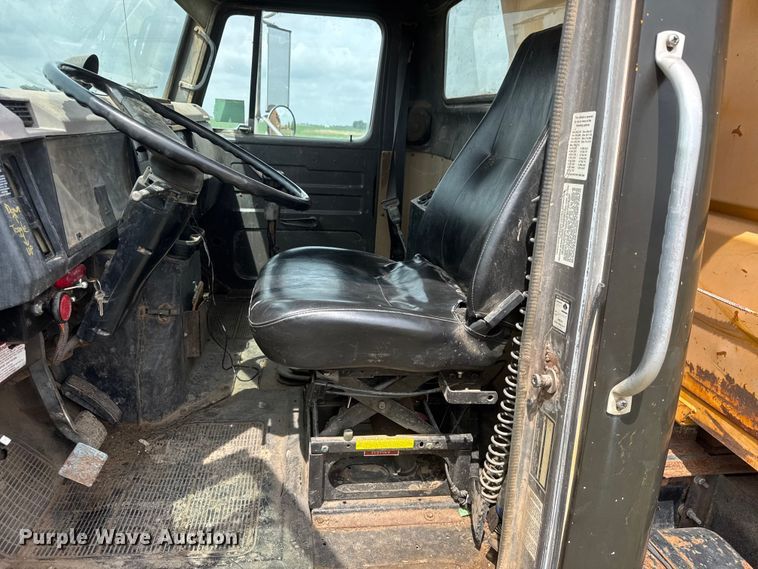 image for item NA9409 1995 International 4900 dump truck