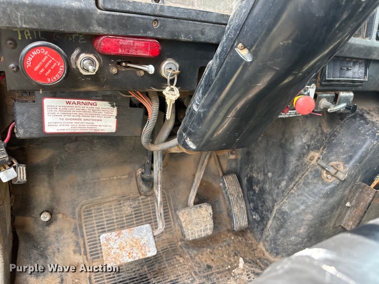 image for item NA9409 1995 International 4900 dump truck