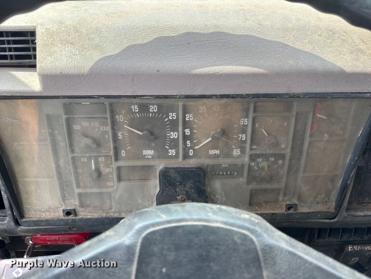 image for item NA9409 1995 International 4900 dump truck