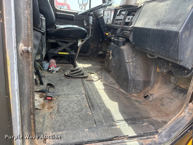 image for item NA9409 1995 International 4900 dump truck
