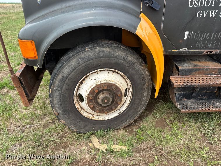 image for item NA9409 1995 International 4900 dump truck