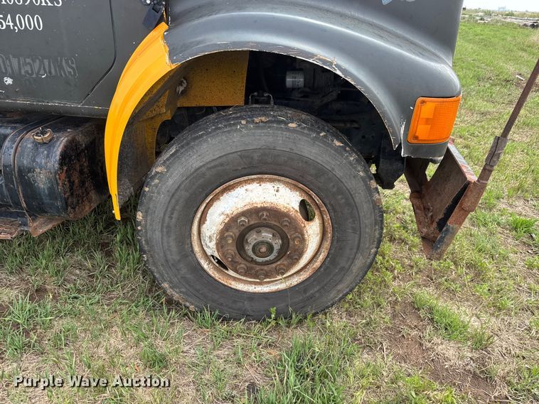image for item NA9409 1995 International 4900 dump truck