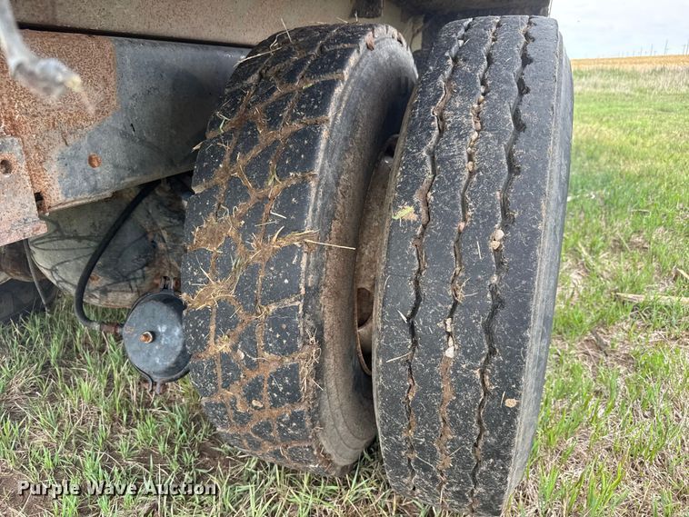 image for item NA9409 1995 International 4900 dump truck