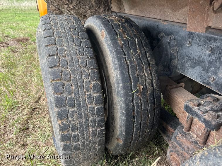 image for item NA9409 1995 International 4900 dump truck
