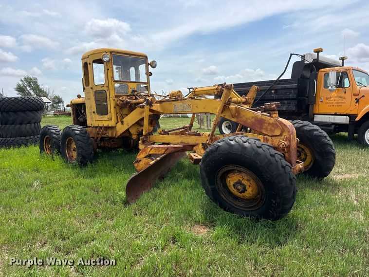 image for item NA9420 1961 Galion 118 rigid frame motor grader