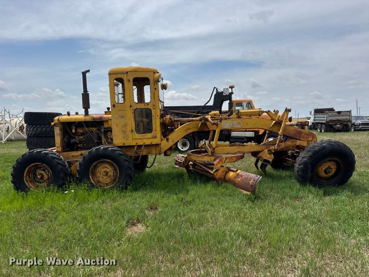 image for item NA9420 1961 Galion 118 rigid frame motor grader
