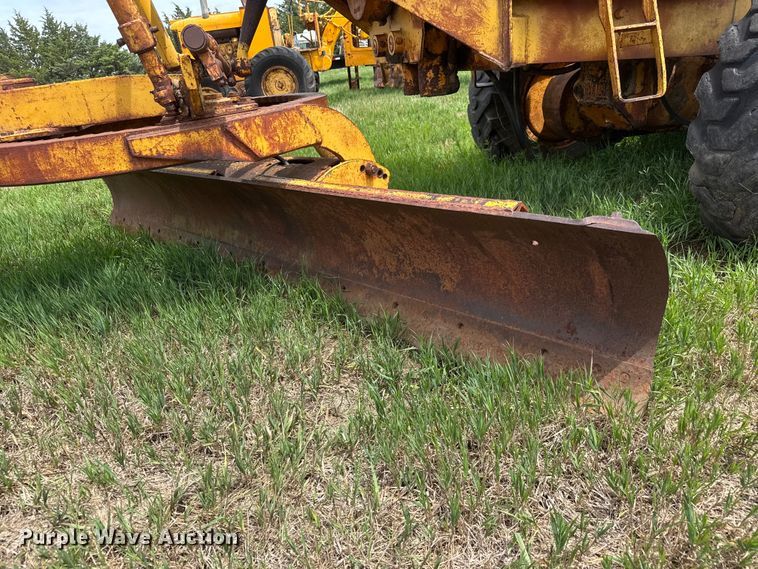 image for item NA9420 1961 Galion 118 rigid frame motor grader