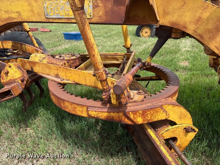 image for item NA9420 1961 Galion 118 rigid frame motor grader