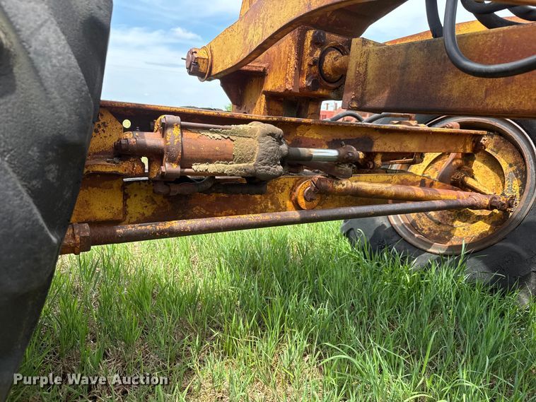 image for item NA9420 1961 Galion 118 rigid frame motor grader